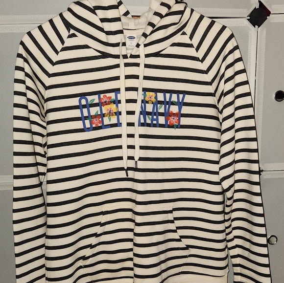 OLD NAVY GRAPHIC HOODIE SWEATSHIRT - Picture 4 of 12